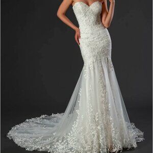 Stella Couture 21080 Fit and Flare Wedding Dress Size 20